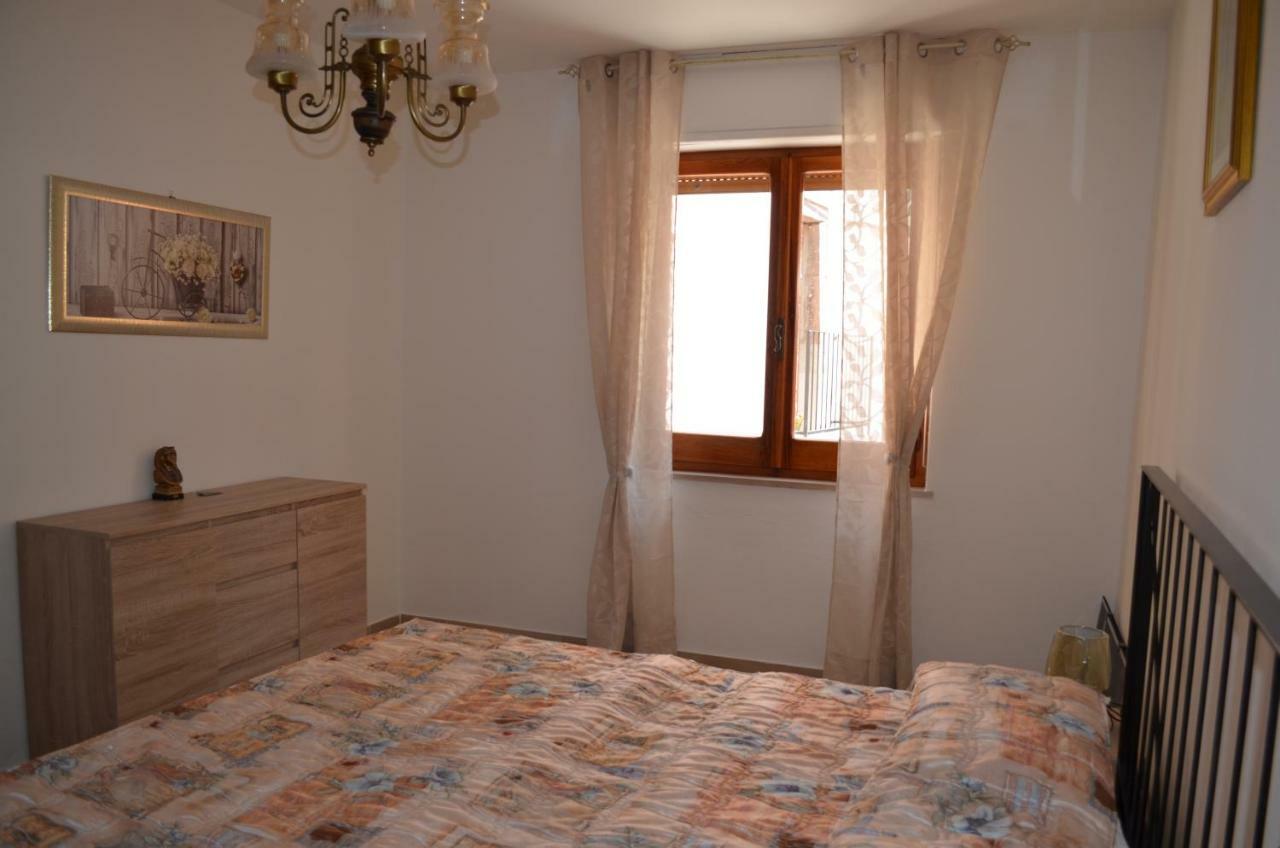 La Casa Di Angelo Hotel Боза Екстериор снимка
