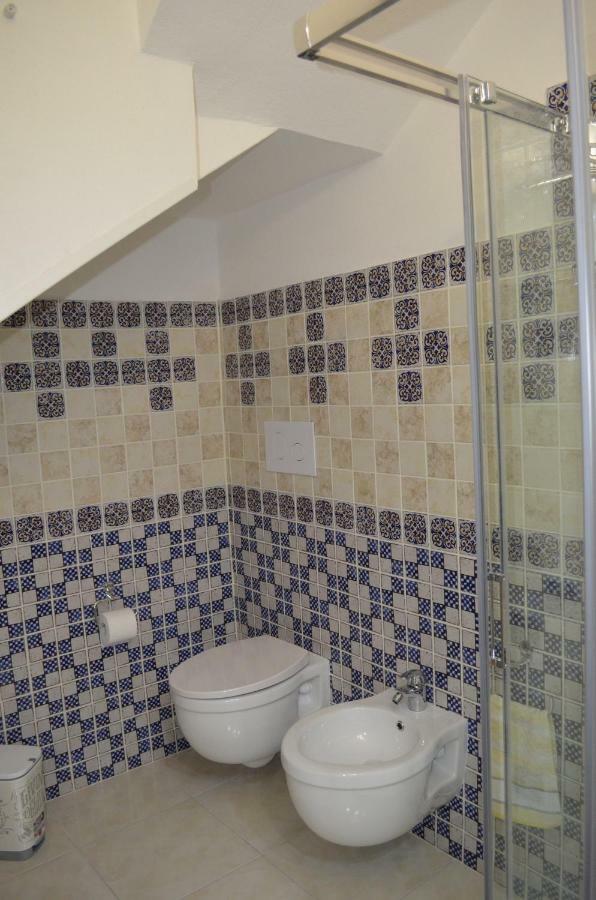 La Casa Di Angelo Hotel Боза Екстериор снимка