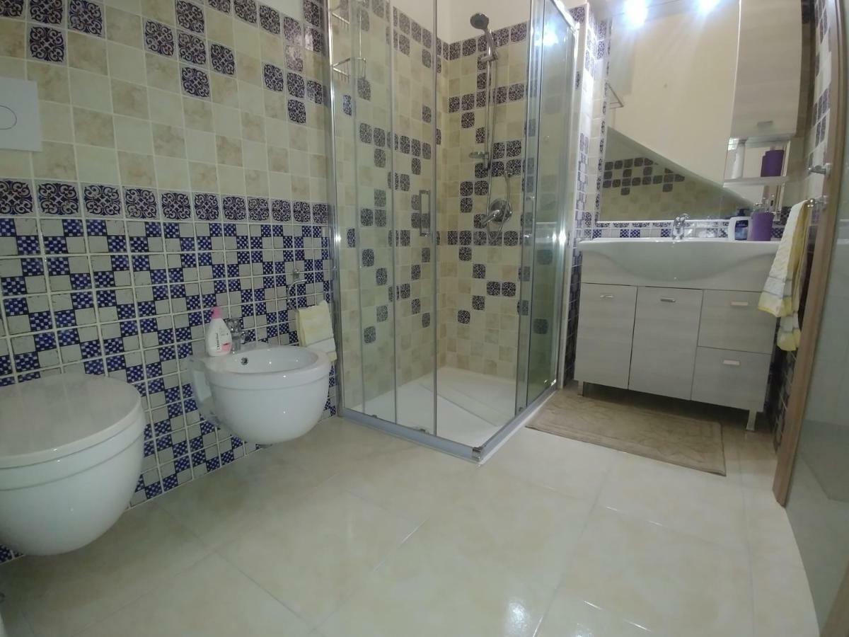 La Casa Di Angelo Hotel Боза Екстериор снимка