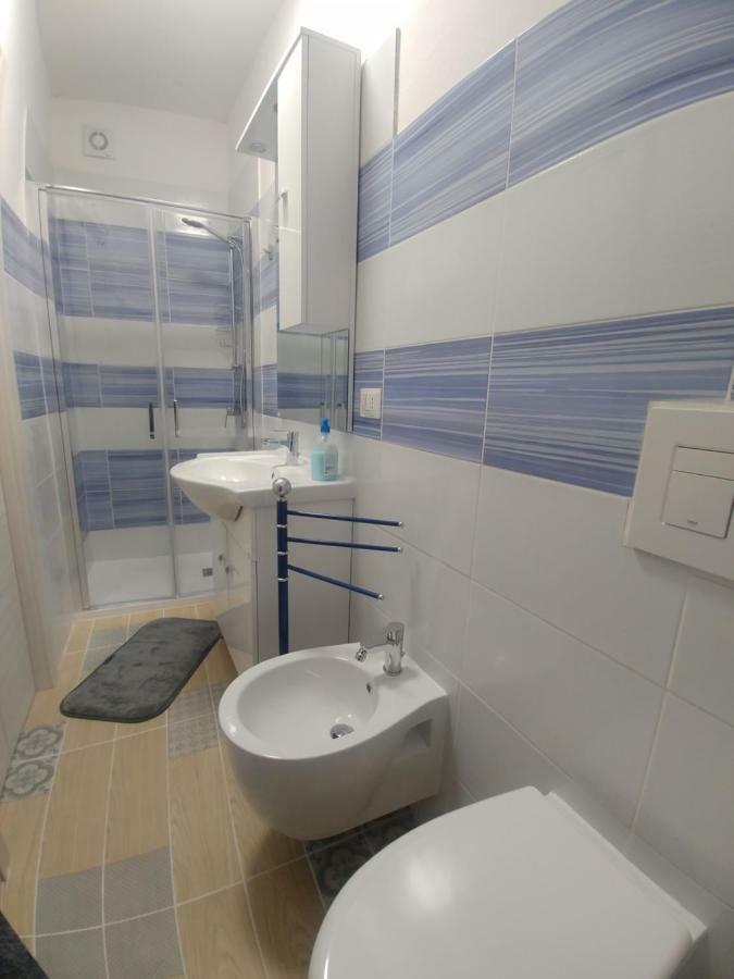 La Casa Di Angelo Hotel Боза Екстериор снимка
