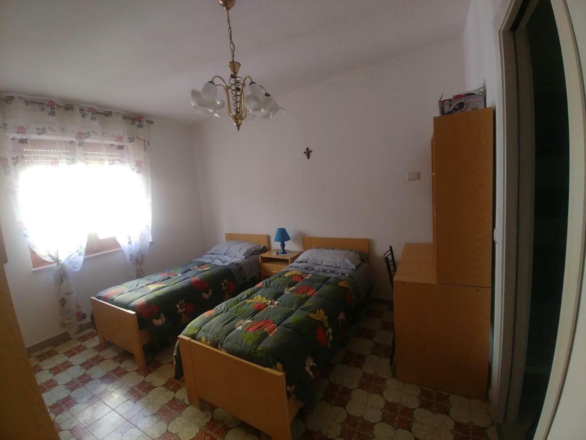La Casa Di Angelo Hotel Боза Екстериор снимка